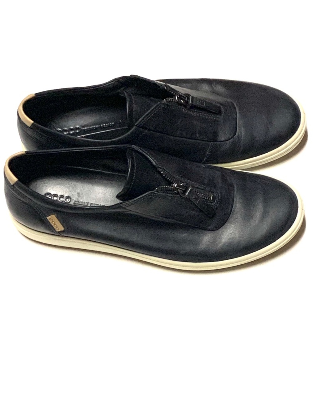 Black ECCO Soft 7 II leather zip-up sneakers with a contrasting white midsole